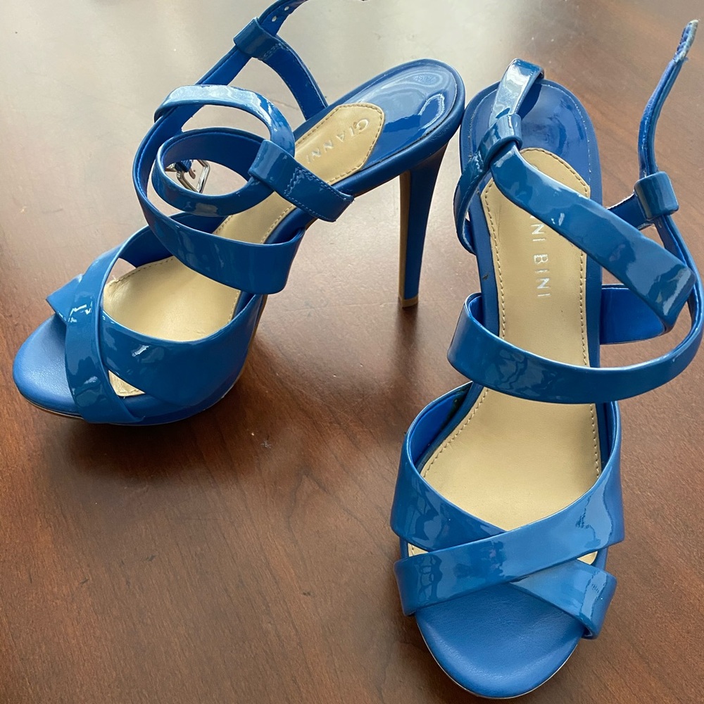 Size 7 Gianni Bini Blue Patent Pumps
